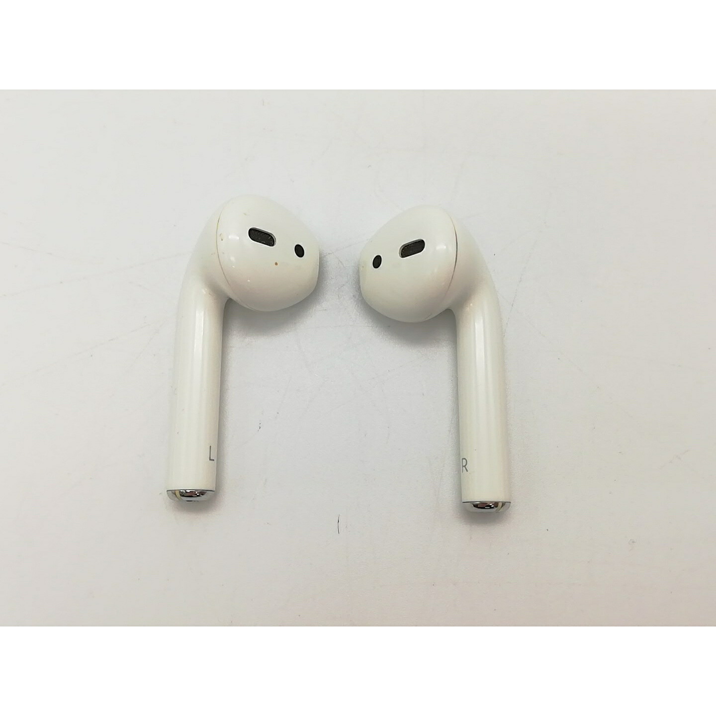 【中古】Apple AirPods（第2時人） 無線電話申し受ける容れもの MRXJ2J/A【秋葉2号】引きうける継続期間１ヶ月