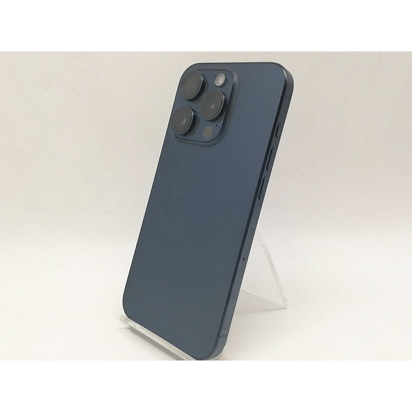 【中古】Apple 国内版 【SIM無償性】 iPhone 15 Pro 256GB 青色チタニウム MTUG3J/A【横浜】引き受ける継続期間１ヶ月【価値づけるB】
