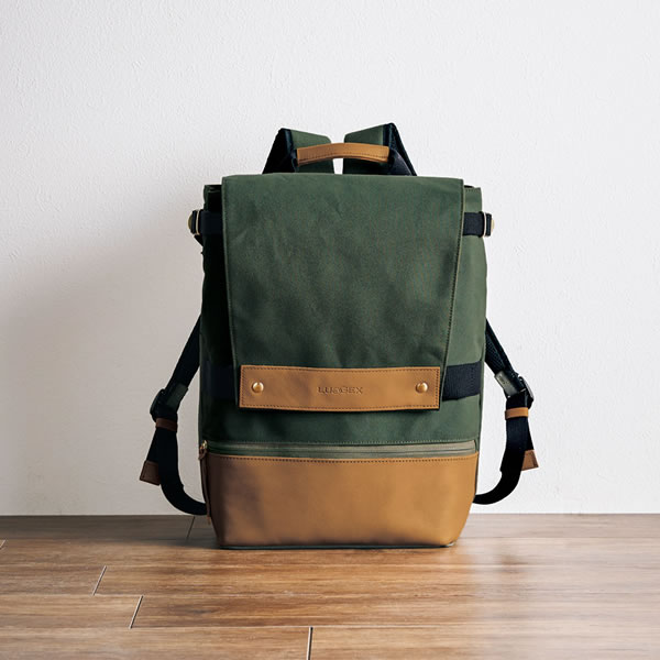 【極美品】ラシット リュック 総柄 カーキ グリーン 軽量 金金具 デイパック 防水クライミングリュック（レッド・イエロー・カーキ） | 個人