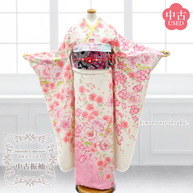 【送料無料】【中古】 振袖 正絹（中古 ランクA 白 生成り ピンク 桜）お仕立て上がり 単品 成人式 古典 結婚式 卒業式 結納 レトロモダン【沖縄配送不可】
