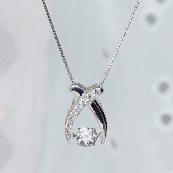 Japangold 18 Karat Gold White Diamond Dancing Stone - Modern Diamond Pendant Necklace Japangold 18 Karat Gold White Diamond Dancing Stone - Modern Diamond Pendant Necklace