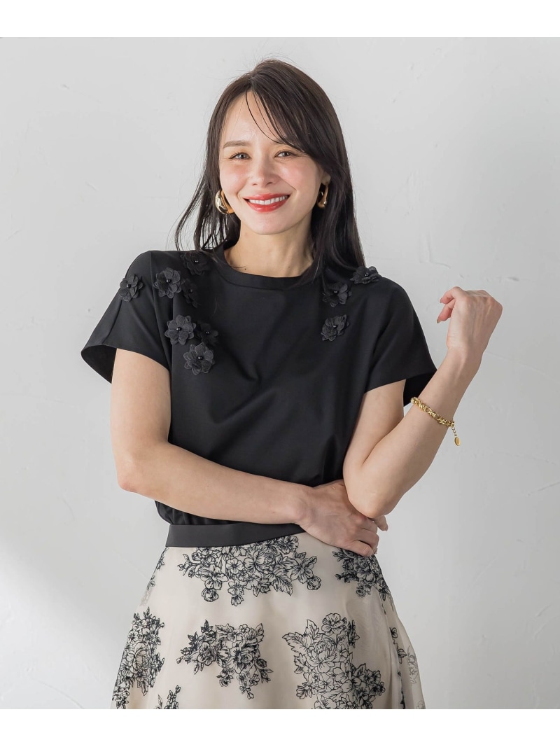 フラワーモチーフカットソー Viaggio Blu ビアッジョブルー トップス カットソー・Tシャツ ブラック ホワイト【送料無料】[ Fashion]｜JAVA ONLINE