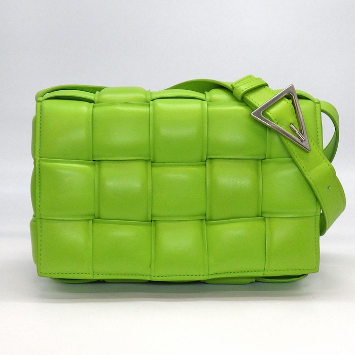 ボッテガ・ヴェネタ BOTTEGA VENETA ショルダーバッグ パデッド カセット クラシック 591970VCQR アシッドグリーン ラムスキン 【中古】 88,330円