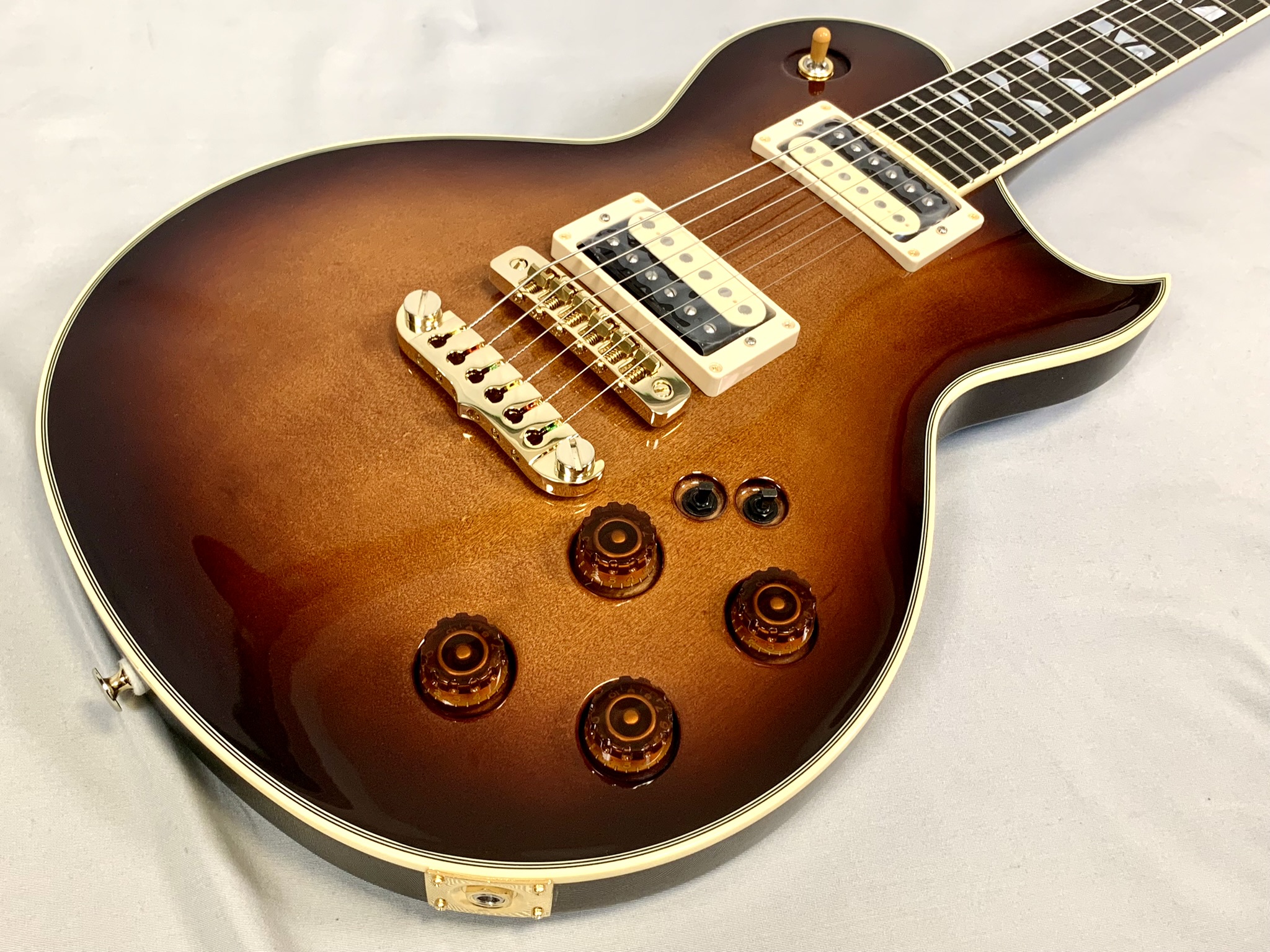 ARIA PRO Ⅱ PE-R100 エレキギター 1983年製 Aria アリア PE-R100 エレキギター 調整済みで弾きやすい : タケヤ楽器