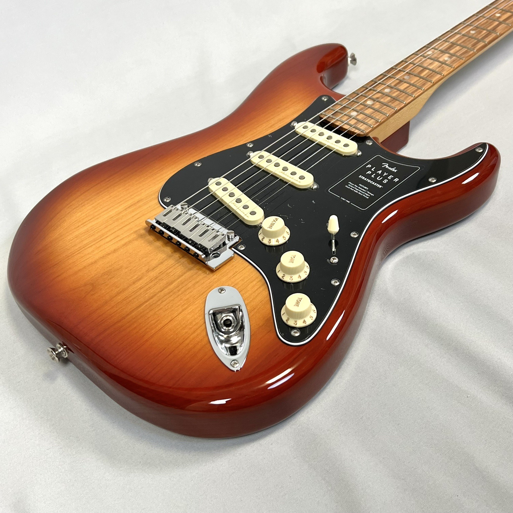 楽天市場】Fender Player Plus Stratocaster® Tequila Sunrise