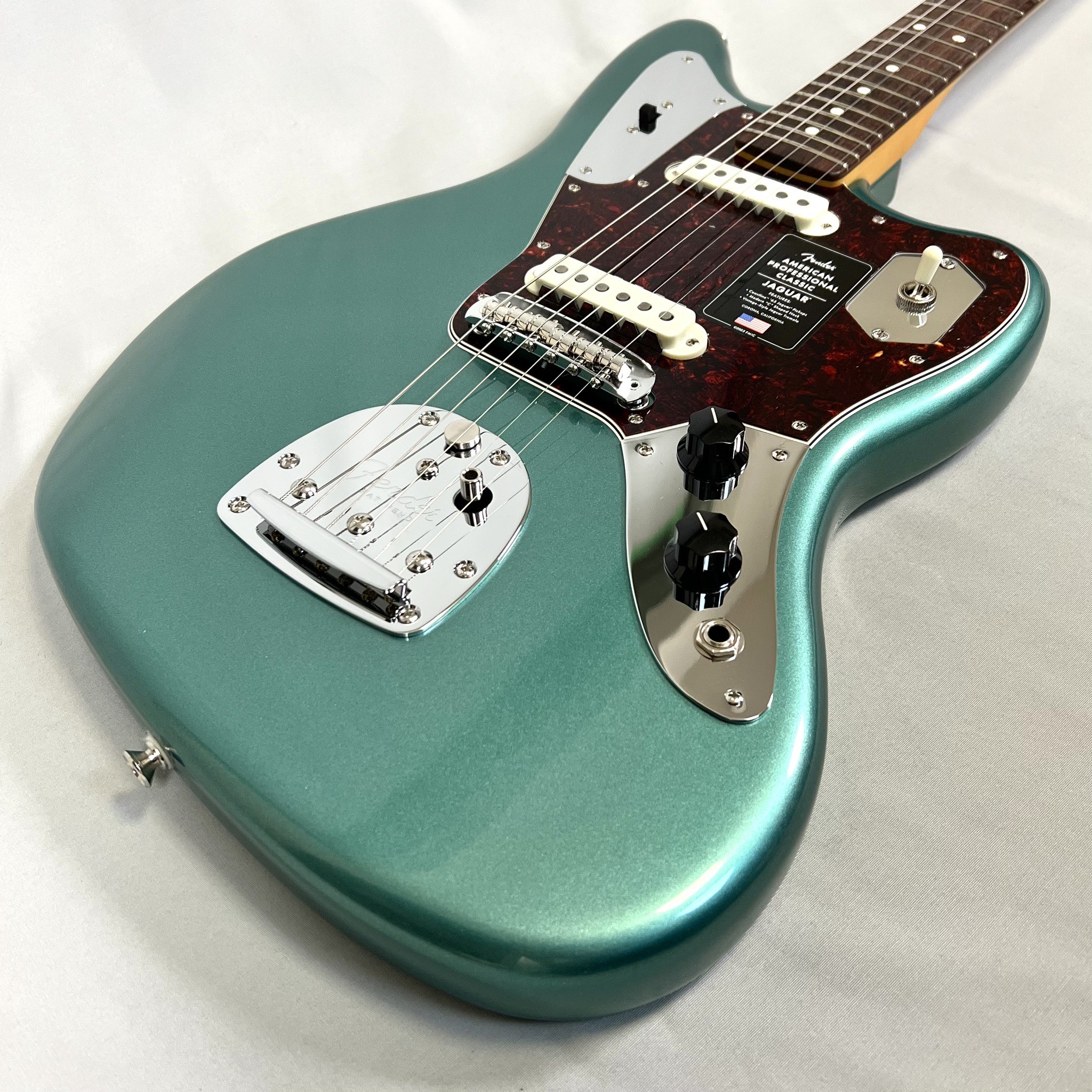 Fender American Professional Classic Jaguar・・, Rosewood Fingerboard, Faded Sherwood Green Metallic フェンダー アメリカンプロフェッショナル クラシックジャガー シャーウッドグリーンメタリック 【Stage- Guitar】エレキギター 緑