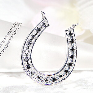 ☆K18WG 馬蹄モチーフ ブラックダイヤモンド ネックレス【0.2ct】☆ 18金 ゴールド ホワイトゴールド k18 18k ダイヤモンド ネックレス ダイヤ ネックレス ホースシュー 馬蹄 蹄 人気 オシャレ 可愛い 代引手数料無料 送料無料
