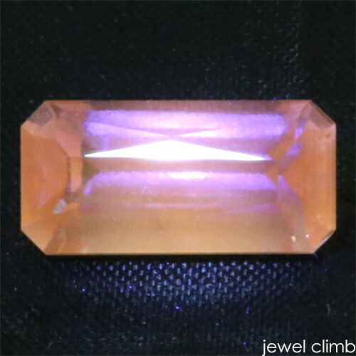【百貨店SALE執り行なう】\u003cBR\u003eＵＶパープルスキャポライト（スカポライト） 貴石 ルース ２．８４ＣＴ