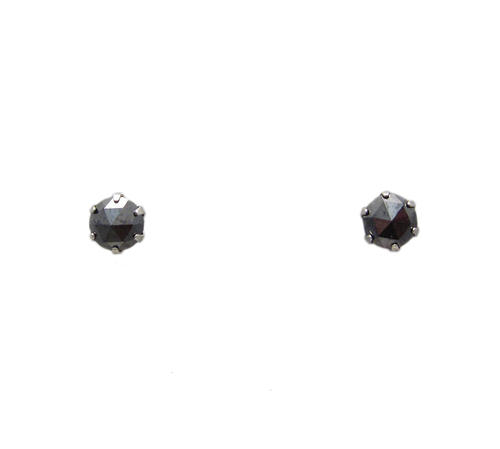 プラチナ ブラックダイヤモンド ローズカット ピアス 0.15