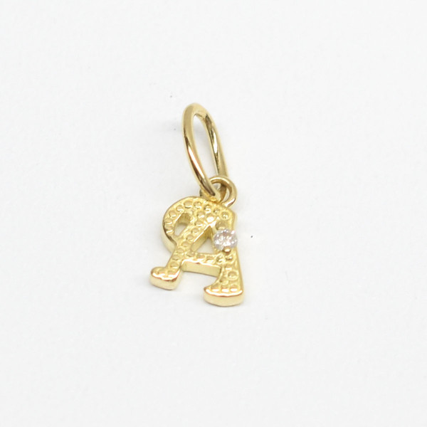 K18　18金　ダイヤ付きイニシャルペンダントヘッド　（イニシャルA）　ダイヤ0.01ct｜【tomatosarada】トマトサラダ