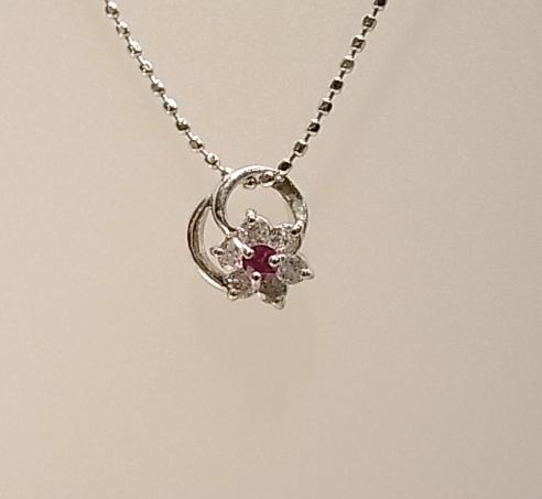 可愛い★K18WG　ルビーネックレス　ダイヤモンド0.12ct【smtb-tk】【tokai_gw_shippingfree0501】