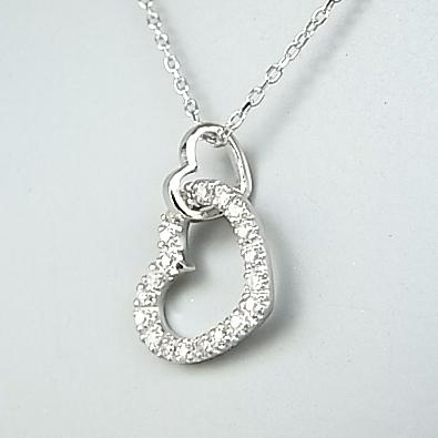 【送料無料】ダイヤ０．１５ｃｔ◆ハートが２つ重なってロマンチック♪K18WGダイヤモンドハートネックレス【smtb-TK】【tokai_gw_shippingfree0501】