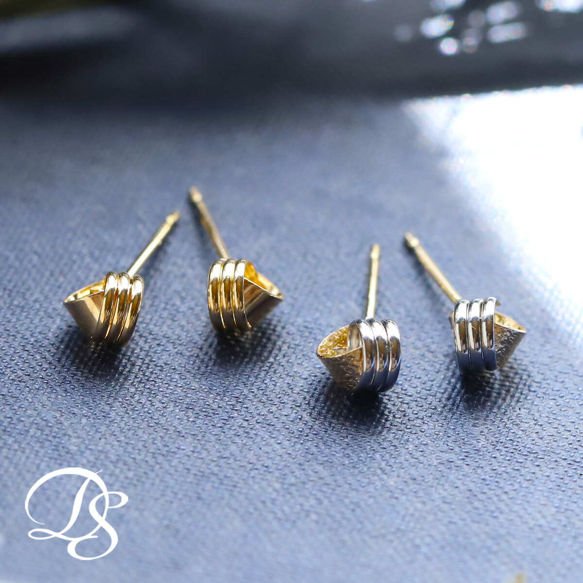 【アフターセール！全商品3%クーポン】 18金 ピアス 18k 18金ピアス KNOT 結び目 プラチナ Pt900 ゴールド 金ピアス k18 金属アレルギー対応 シンプルピアス つけっぱなし スタッド スタッドピアス 両耳 セット レディース 女性 小さめ 小さい 華奢 R2｜DEVAS 365（ディーヴァス365）