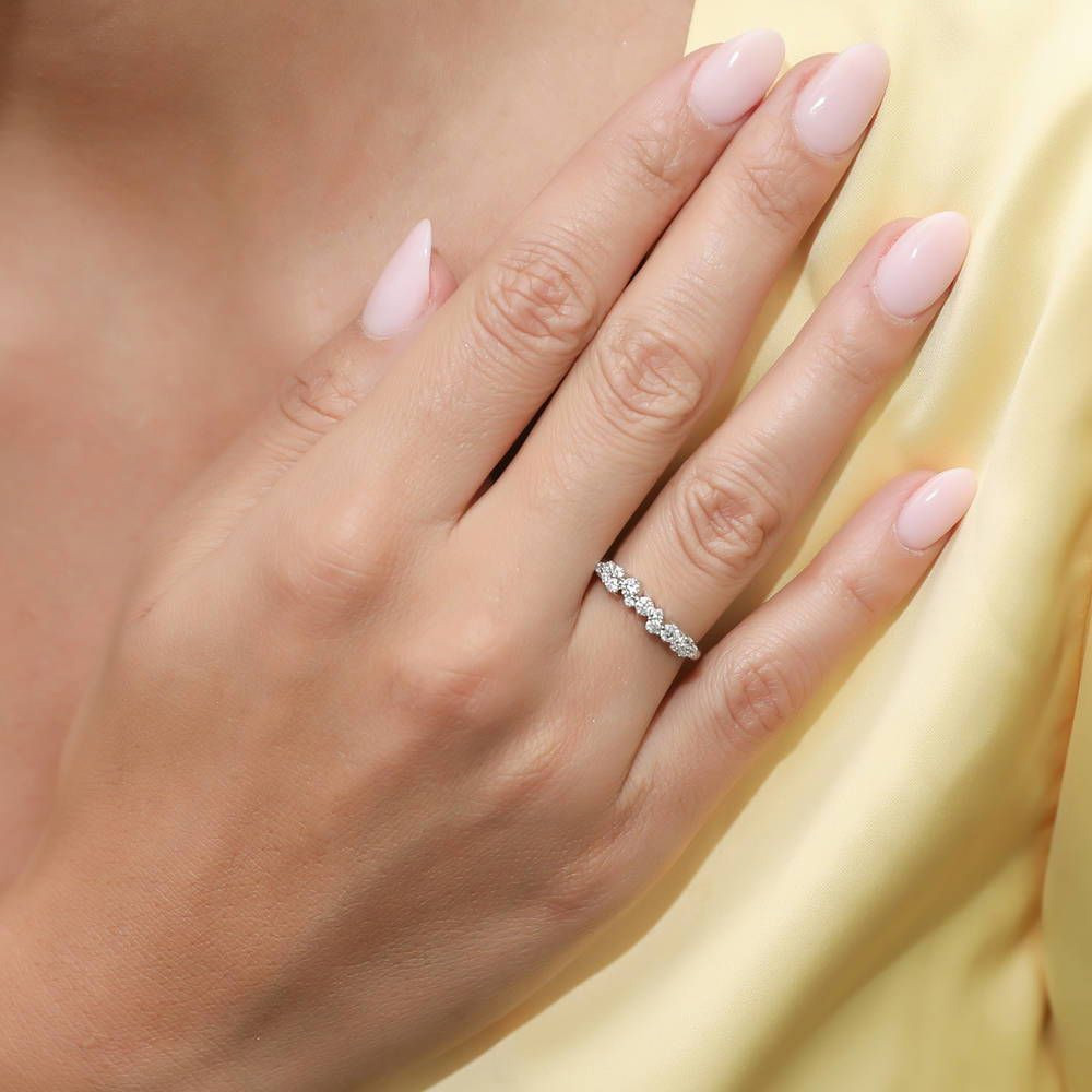 楽天市場 クラスター デザイン リング 指輪 エタニティー タイプ レディース エタニティ 細見 シンプル エンゲージリング 婚約指輪 キュービックジルコニア プラチナ リング 誕生日 プレゼント ジュエリー 女性 40代 50代 エタニティーリング ジルコニア 結婚記念日