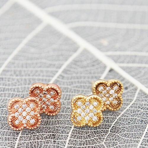 新品・未使用】ダイヤモンド ピアス 0.3ct K18 フラワー パヴェ②