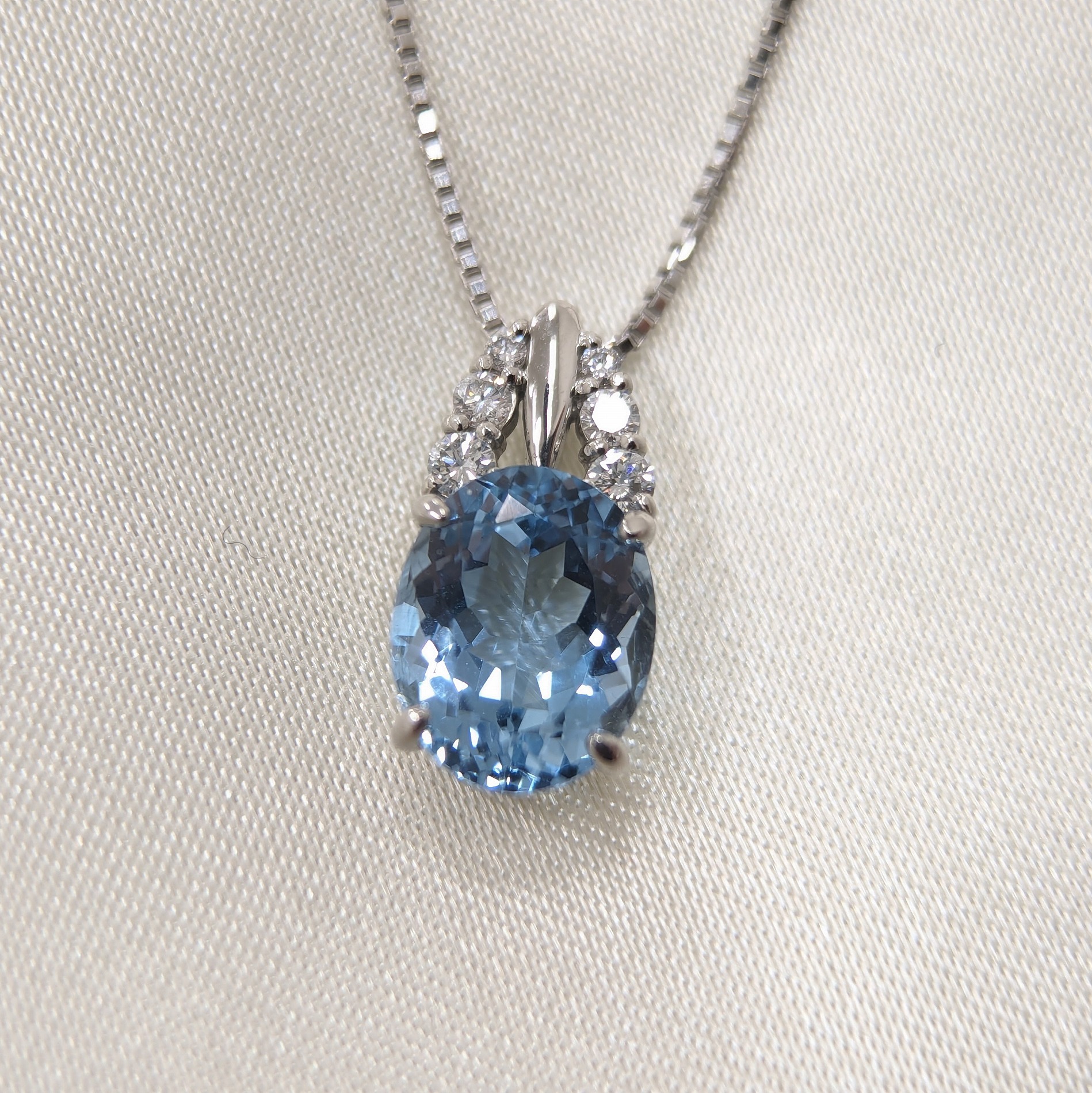 大粒　ペンダントトップ　Pt900 ダイヤモンド0.1ct アクアマリン　ブルー 色石ペンダントトップ Pt900 ダイヤモンド0.1ct アクアマリン ブルー