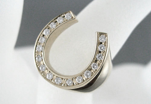 【楽天市場】K18WG 無垢 ホワイトゴールド 馬蹄リング ダイヤモンド0.2ctup 指輪 ギフト対応：Jewel Select