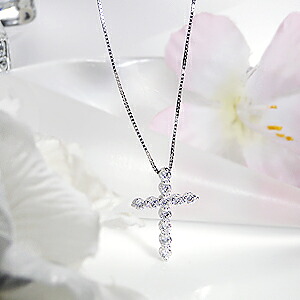 Pt900【0.50ct】クロス ペンダント ジュエリー アクセサリー レディース ネックレス プラチナ ダイヤモンド【Hカラークラス/SIクラス】ダイア pt900 送料無料 代引手数料無料 品質保証書 十字架 ４月誕生石 0.5ct プレゼント 母の日｜Jeweluce