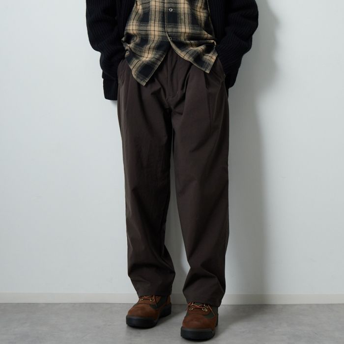 【送料無料】 STILL BY HAND スティルバイハンド 別注 ナイロンオックステーパードパンツ 2503JF-EX07-JF メンズ ボトムス イージーパンツ S-L ブラウン/ブラック｜JEANS FACTORY Online Shop