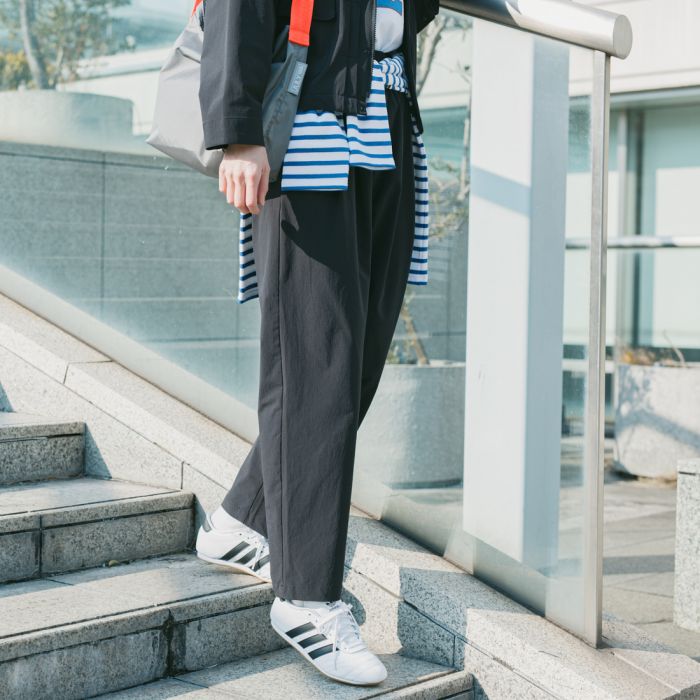 【店内全品貨物輸送無料】 UNIVERSAL OVERALL ユニバーサル厚地の外套櫂 別注 ストレッチナイロンイージーパンツ U2513606IN-JF レディース ボトムス 2025SS F 全3色