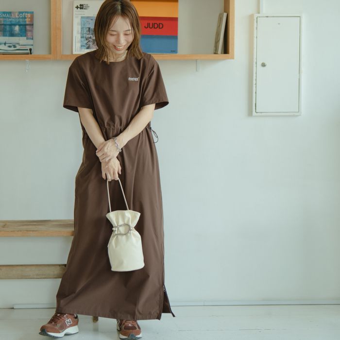 【店内全品貨物輸送無料】 Americana × JEANS FACTORY [アメリカーナ × ジーンズファクトリー] 別注 4WAY伸ばすこと 酉の方角ギャザー マキシ丈衣装 [ASO-S-849-JF] レディース 2026SS F 全3色