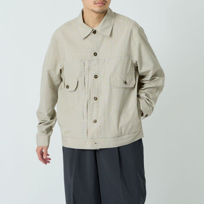 【店内全品貨物輸送無料】 UNIVERSAL OVERALL ユニバーサル厚地の外套櫂 別注 シャツトラッカージャケット U2613401IN-JF メンズ アウター 2026SS M/L ベージュ/青み