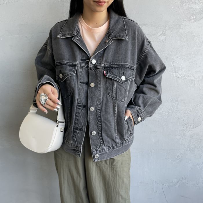 【店内全品貨物輸送無料】 LEVIS リーヴァイズジーンズ 90S TRUCKER ジーンズ上衣 A1743-00 レディース 2026SS アウター S 黒いこと/青碧