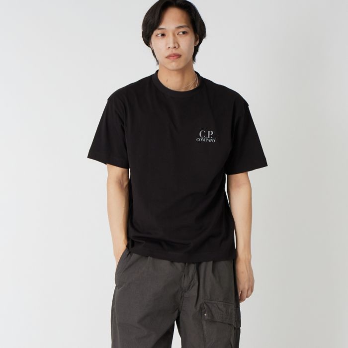 【送料無料】 C.P.COMPANY シーピーカンパニー ショートスリーブロゴTシャツ 20CMTS086A メンズ トップス 半袖 2026SS M/L ブラック/ホワイト