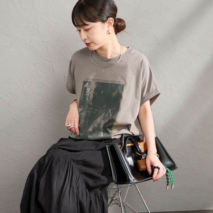 【貨物輸送無料】 MICA\u0026DEAL × JEANSFACTORY マイカアンドディール × ジーンズファクトリー 別注 フレンチ衣袂 写真絵刷り上げるティーシャツ 0126209178-JF レディース トップス 2026SS F 全3色 トップス-レディースファッション-Tシャツ・カットソー