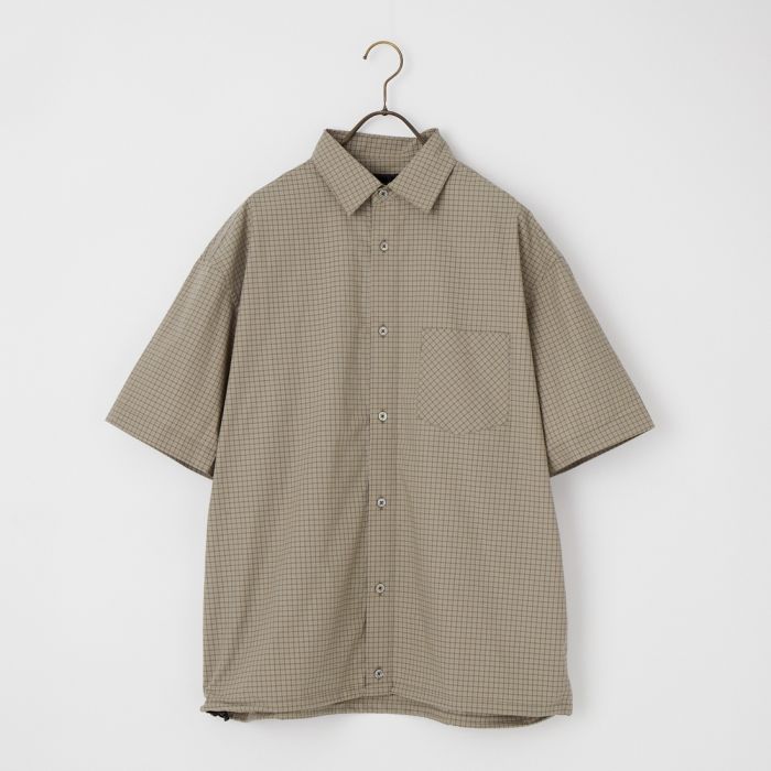 【貨物輸送無料】 SLICK スリック ミニチェックドローストリングシャツ 5220273 メンズ トップス 半袖 2026SS M/L ベージュ/黒いこと