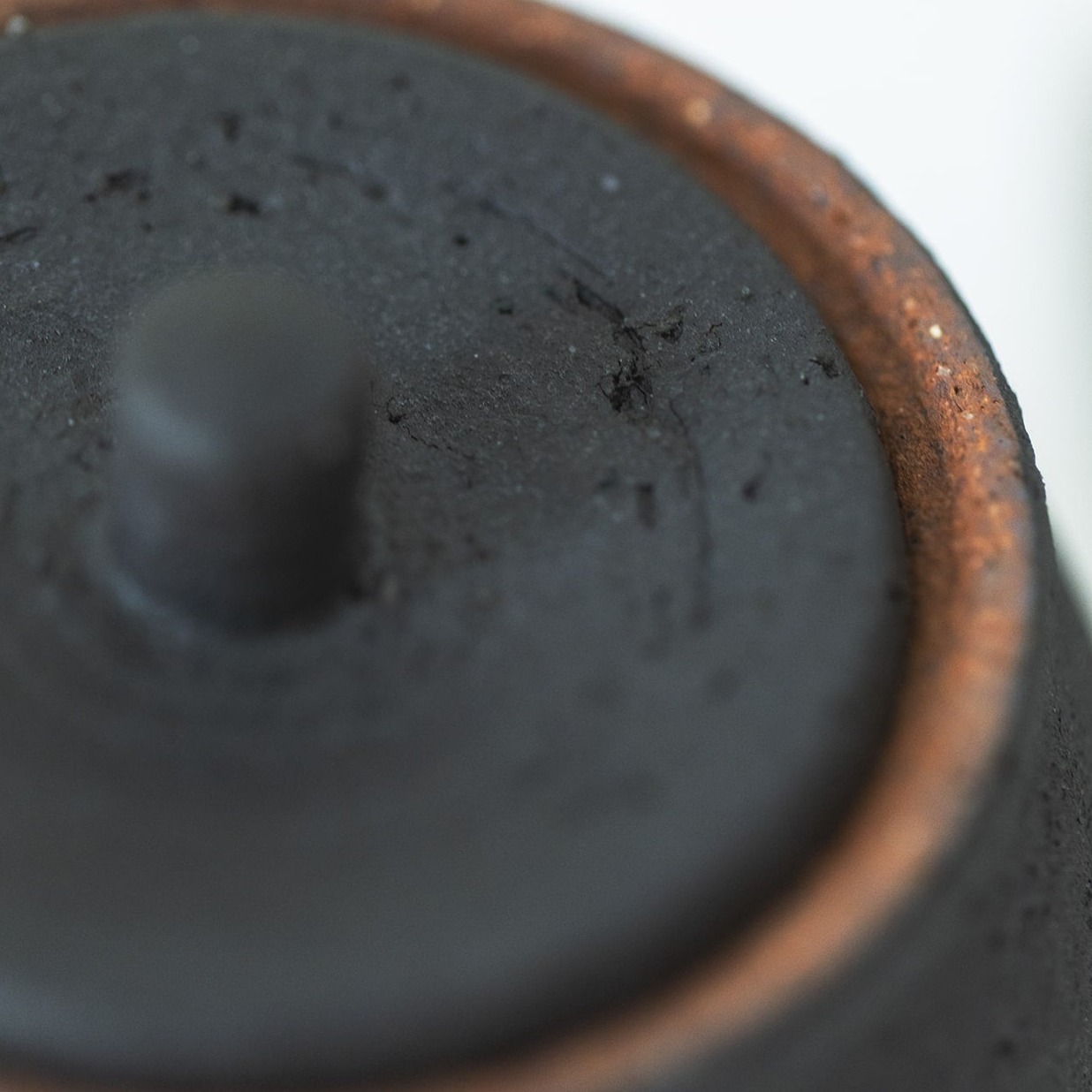 塩をさらさらにキープ！／【選べる2色展開】 塩壺（小）190ml 塩