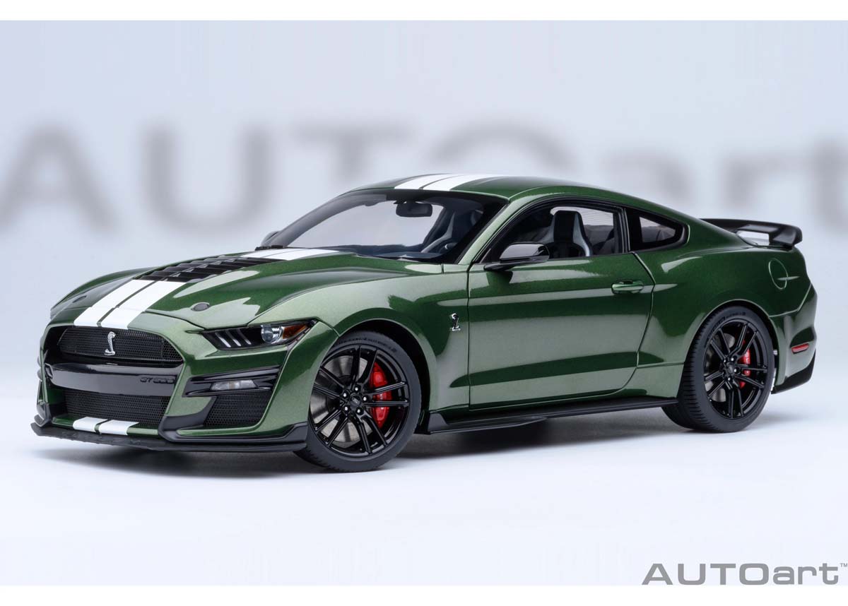 オートアート 1/18 フォード マスタング シェルビー GT500（グリーン/ホワイト・ストライプ）【73097】 ミニカー