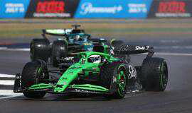 スパーク 1/18 Kick Sauber C45 No.27 Stake F1 Team Kick Sauber 3rd British GP 2025 with Pit Board【18S1012】 ミニカー