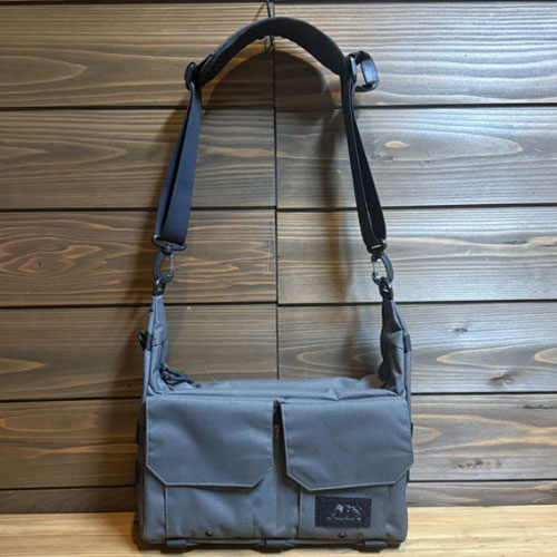 リーニア スクエアショルダー インベーダー (グレー) MSB-71-GRAY ライズファクトリー LINHA SQUARE SHOULDER THE INVADER|Joshin web 家電とPCの大型専門店