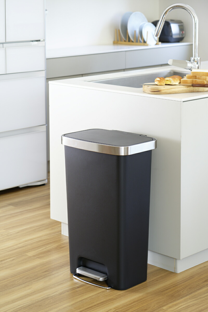EKO JAPAN ハナ プラスチックステップビン (電気容量：45L・黒いこと) EK6266-45L-BL  [EK626645LBL] インテリア・寝具・収納-ゴミ箱