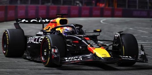 スパーク 1/43 Oracle Red Bull Racing RB21 No.1 Winner Las Vegas GP 2025 with pit board【S9669】 ミニカー