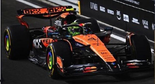 ぴかぴか光る 1/43 McLaren MCL39 No.4 3rd Abu Dhabi GP 2025 F1 Drivers\u0027 World Champion 2025 Pit board属する 大型基礎＆タイア目じるし刷り上げる【S9678】 ミニカー