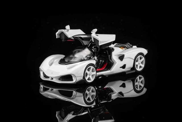 原動機へリックス 1/64 Nilu Suzuka White【M67002】 ミニカー