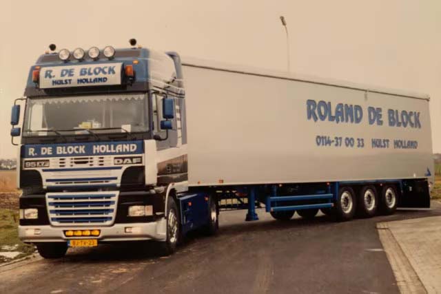 WSI MODELS 1/50 Roland de Block DAF 95XF 百貨店 スペースキャブ 4×2 音の大きさトレーラ（3アクスル）【01-4737】 ミニカー