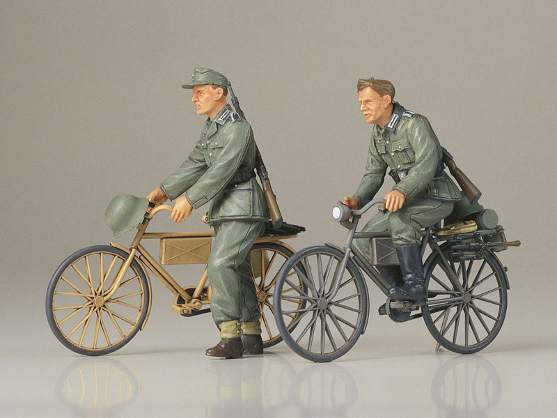 タミヤ 1/35 ミリタリーミニチュアシリーズ No.315 ドイツ陸軍 初期型 ジェリカンセット プラモデル 35315 g6bh9ry Amazon | タミヤ(TAMIYA) 1/35 ミリタリーミニチュアシリーズ No