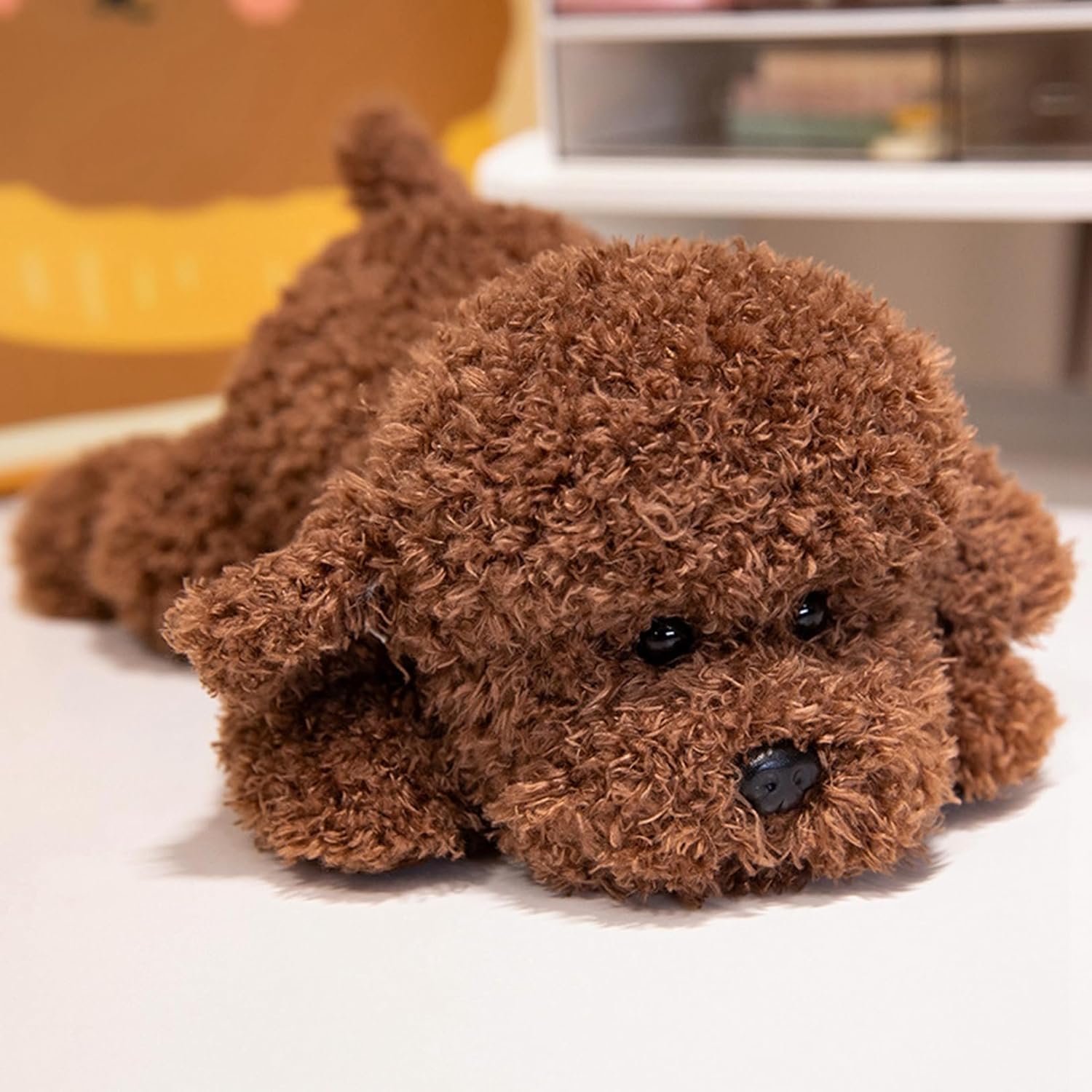 犬 ぬいぐるみ 本物 そっくり プードル 即物的 仕立てもの風呂敷き包み 縫いぐるみ お人形さん あやつり人形 愛くるしげ もこもこ パステル色の コンピューターシミュレーション 癒される おもしろ 萌え萌え 遊び道具 差し上げ物 赤ちゃん 珈琲