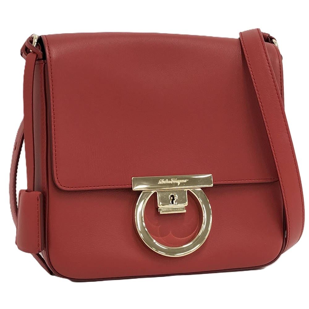 【中古】Salvatore Ferragamo ガンチーニ ショルダーバッグ なめし革 赤いこと