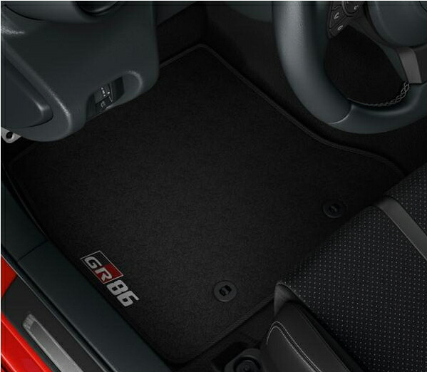 2代目（ZN8型） GR86用 トヨタ純正「GR86」ロゴ入り カーペットフロアマット １台分（４ピース）