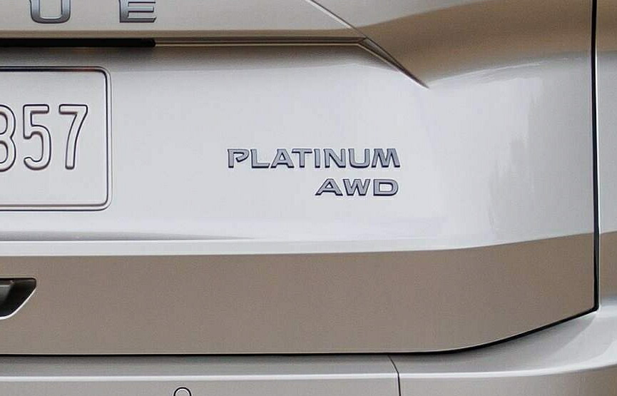 エクストレイル用 日産純正マットグレーエンブレム リア右下「PLATINUM AWD」文字 4代目エクストレイル（T33型）｜jlkjshop 25,752円