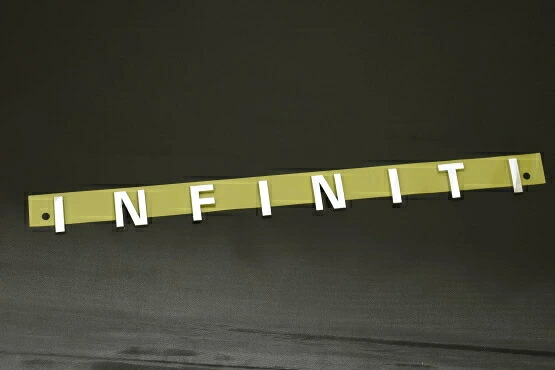 スカイラインセダン用 日産純正エンブレム リア「INFINITI」文字 12代目スカイラインセダン（V36型）