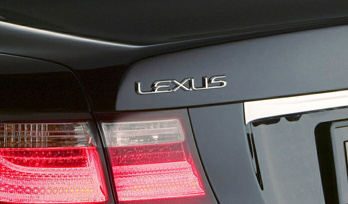 【40系前期LEXUS LS】リア左「LEXUS」文字 エンブレム 海外仕様純正部品
