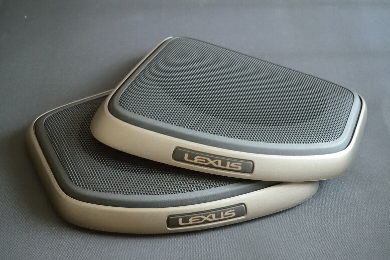 Usdm Lexus Is化 スピーカーグリル 左右セット 10 系アルテッツァ セダン スーパーライブサウンドシステム装着車 その他 Lexus ロゴ入り セダン リアスピーカーカバー 左右セット 海外仕様純正部品 Jlkjshop