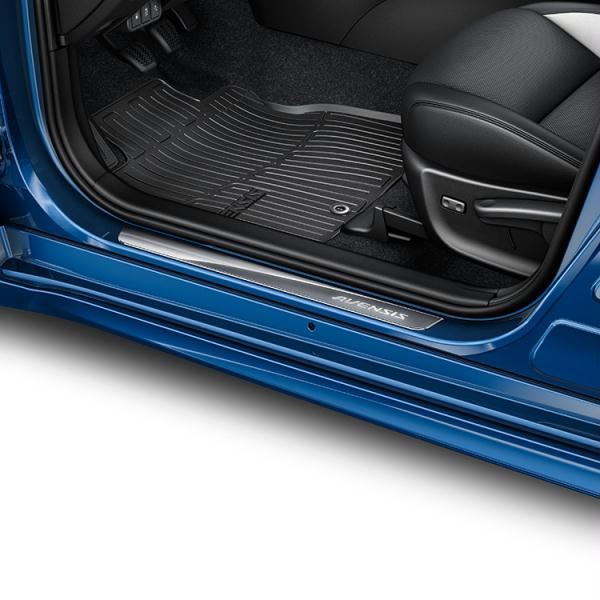 【270系トヨタ アベンシス】「AVENSIS」ロゴ入り スカッフプレート ドア４枚分セット 海外仕様純正アクセサリー