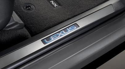 【AZ10系LEXUS NX】ステンレススチール イルミネーションドアシル 前席用ドア２枚分セット 海外仕様純正アクセサリー｜jlkjshop