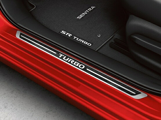 【B17系日産 シルフィ】「TURBO」ロゴ入り キッキングプレート 前席用左右セット 海外仕様純正アクセサリー｜jlkjshop 14,664円